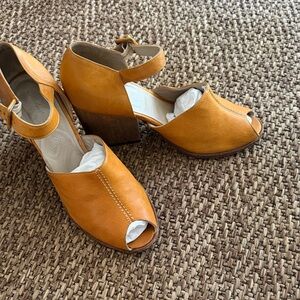 Robert Clergerie Orange Peep-Toe Heels